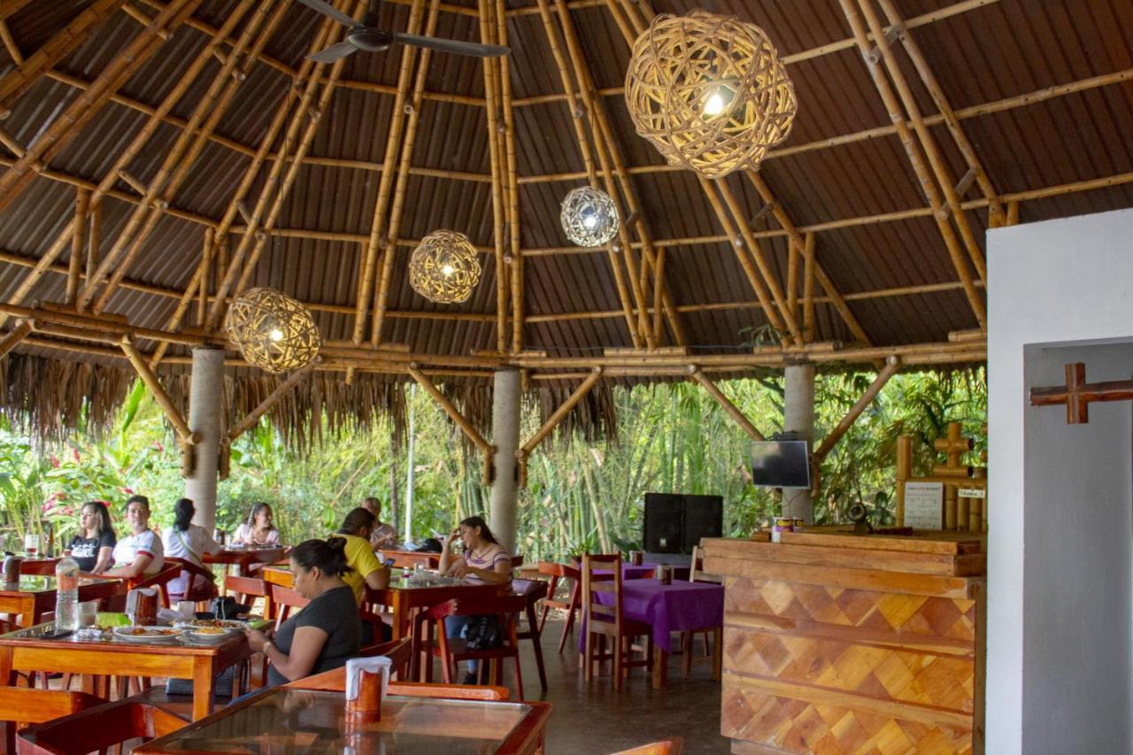 Axkan Palenque, Shows En Vivo & Gastronomia Mar Y Tierra & Travel Agency Ngoại thất bức ảnh