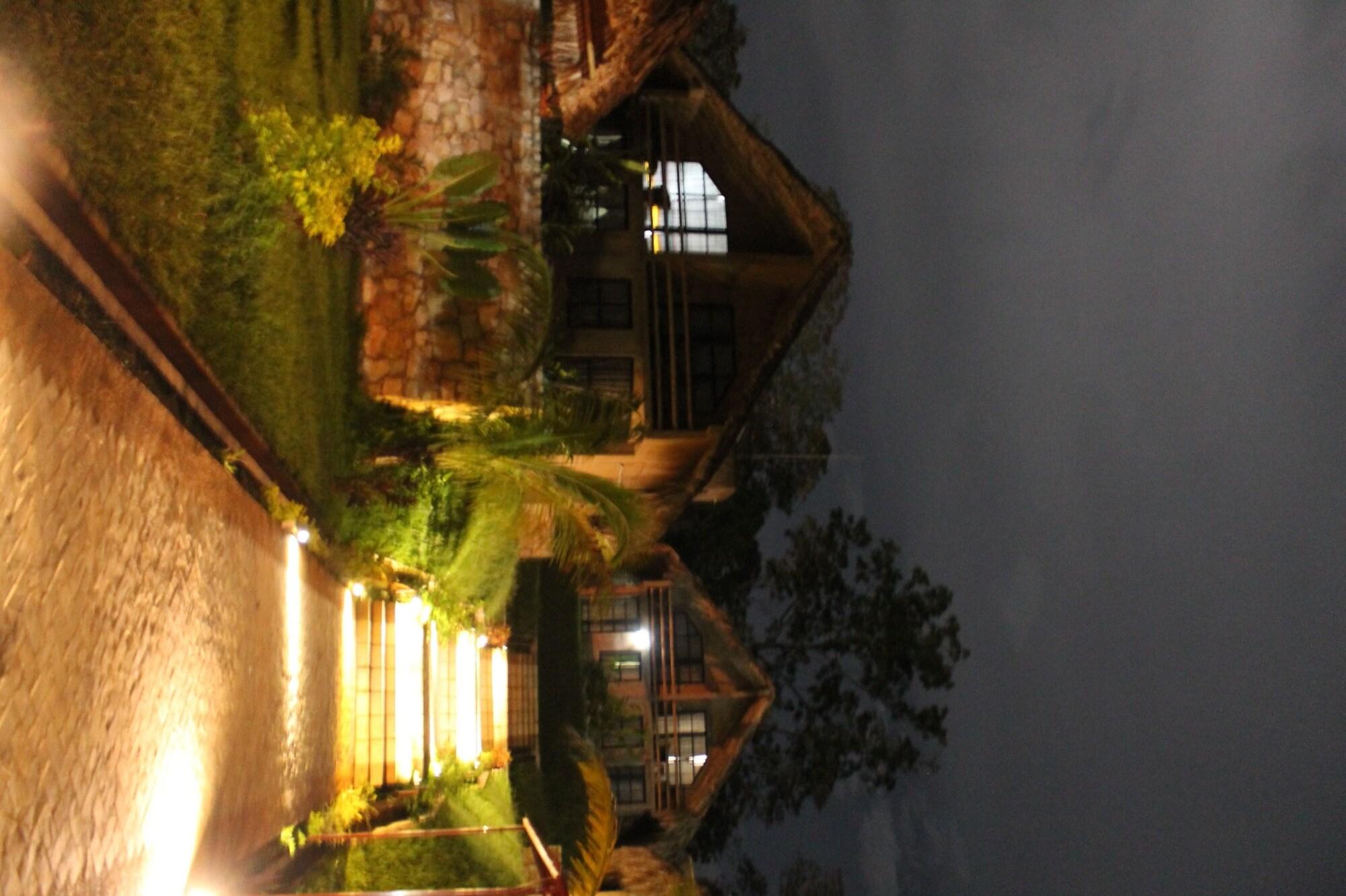 Axkan Palenque, Shows En Vivo & Gastronomia Mar Y Tierra & Travel Agency Ngoại thất bức ảnh
