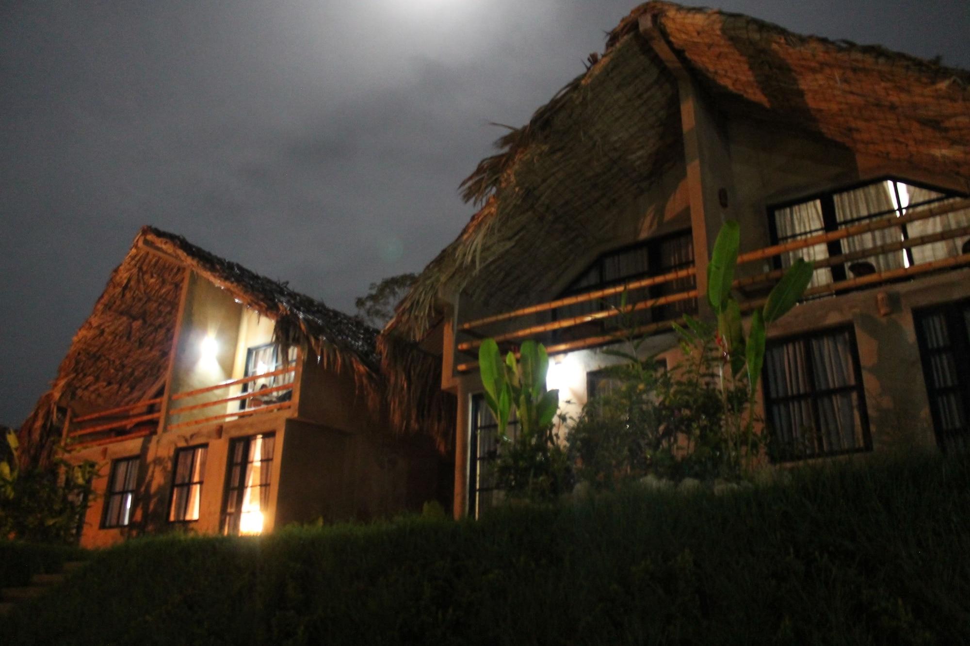 Axkan Palenque, Shows En Vivo & Gastronomia Mar Y Tierra & Travel Agency Ngoại thất bức ảnh