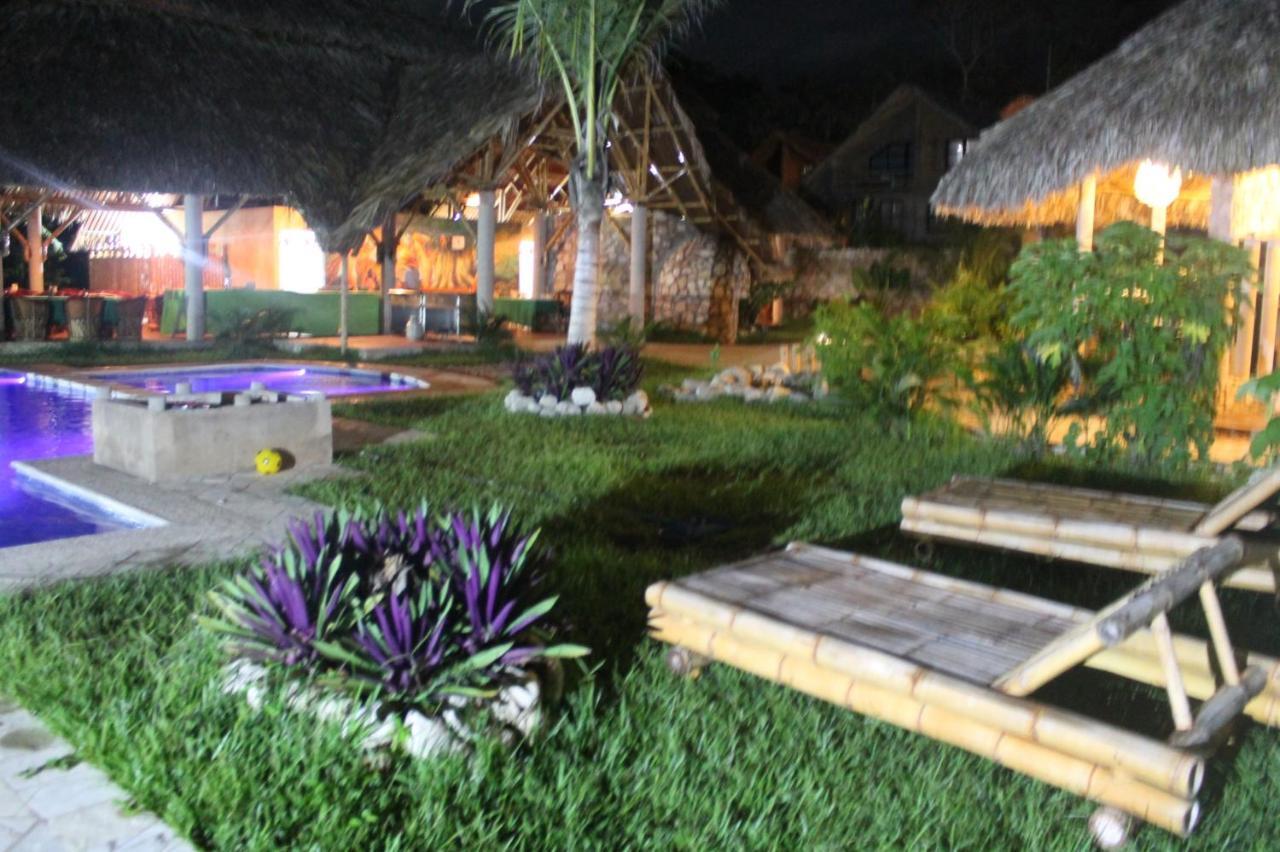 Axkan Palenque, Shows En Vivo & Gastronomia Mar Y Tierra & Travel Agency Ngoại thất bức ảnh